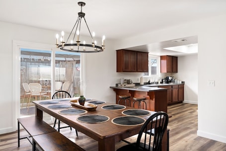 Dining. Rancho Vino-Entire house with 2 Master bedrooms and 2 additional bedrooms