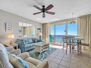 コンドミニアム ベッド (複数台) (Ariel Dunes II 704) | リビング エリア | テレビ