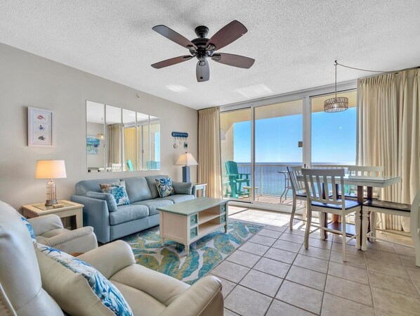 Condo, Plusieurs lits (Ariel Dunes II 704) | Aire de séjour | Téléviseur