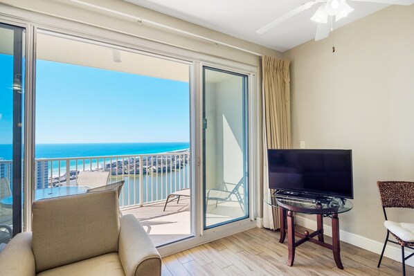 Condo, 1 King Bed with Sofa bed (Ariel Dunes II 2006) | Living area