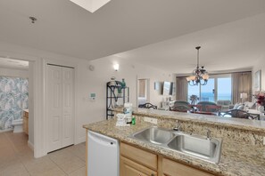 Condo, nhiều giường (Ariel Dunes II 1807- High Tide) | Nội thất