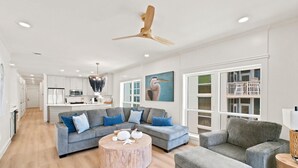 公寓客房, 多張床 (Riviera Dunes 501) | 客廳 | 電視