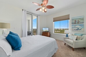 Condo, várias camas (Indigo West 1802) | 3 quartos, ferros/tábuas de passar roupa, Wi-Fi