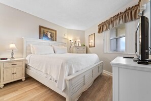 Condo, 1 King Bed with Sofa bed (Perdido Sun 512) | 1 bedroom, iron/ironing board, WiFi - Perdido Sun 512 (Pensacola)