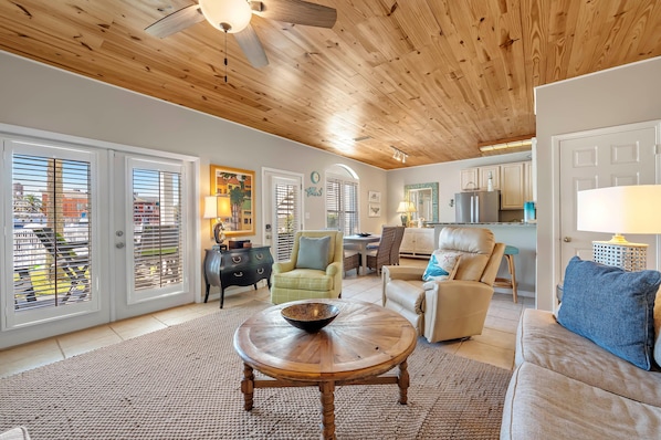 Living area - Charter Landing A7 (Orange Beach)