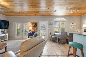 Apartment, Mehrere Betten (Charter Landing A7) | Innenbereich