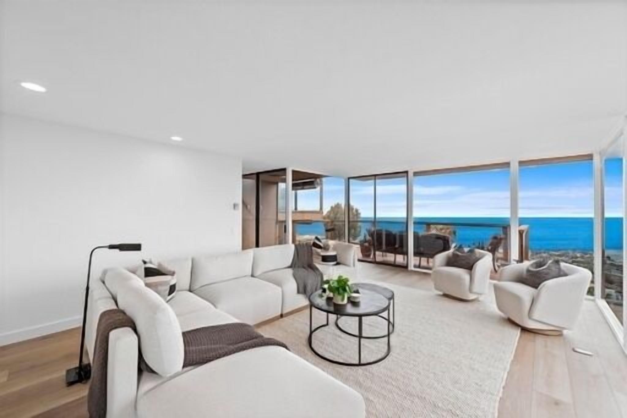 Spectacular Ocean View Home, Recently Remodeled In The Heart Of Laguna Beach. - Laguna Beach, CA