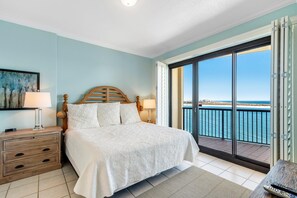 Appartement, Meerdere bedden (Grand Pointe 702) | 2 slaapkamers, een strijkplank/strijkijzer, wifi