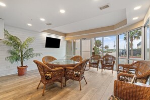 Condo, varias camas (Enclave 506) | Interior