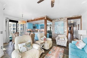Living area - Phoenix VII 1401 (Orange Beach)