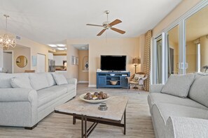 Condo, Multiple Beds (Beach Colony Tower Penthouse 17C) | Living area