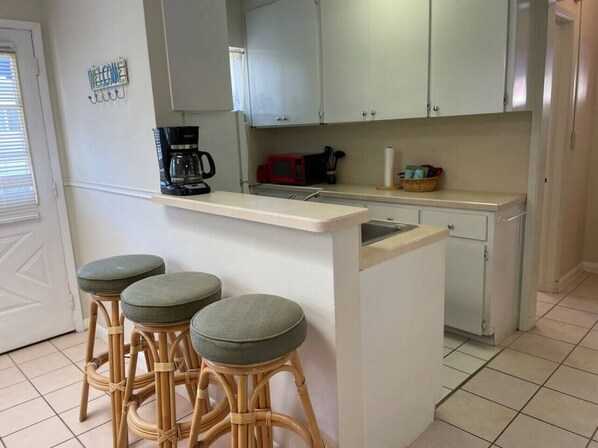 冰箱、烤箱、炉灶、厨具/餐具