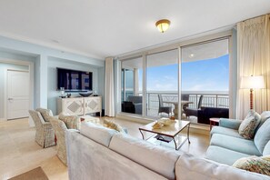 Living area - Indigo East 606 (Pensacola)