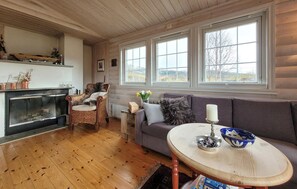 Fireplace - Nice home in Vøringsfoss with WiFi (Vøringsfoss)