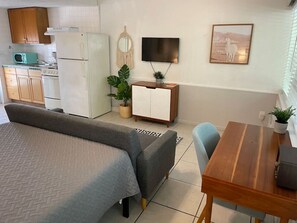 1 slaapkamer, een strijkplank/strijkijzer, wifi, beddengoed