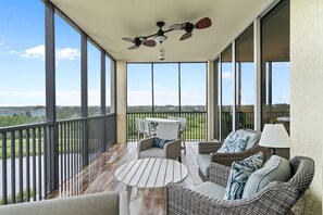 Condo, varias camas (Lost Key A505) | Restaurante al aire libre