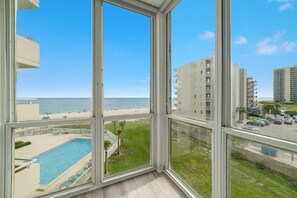 Interior - Perdido Sun 416 (Pensacola)