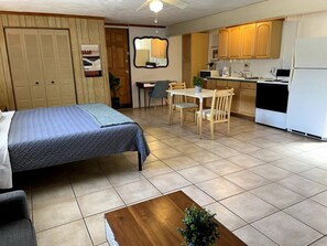 1 chambre, fer et planche à repasser, Wi-Fi, draps fournis