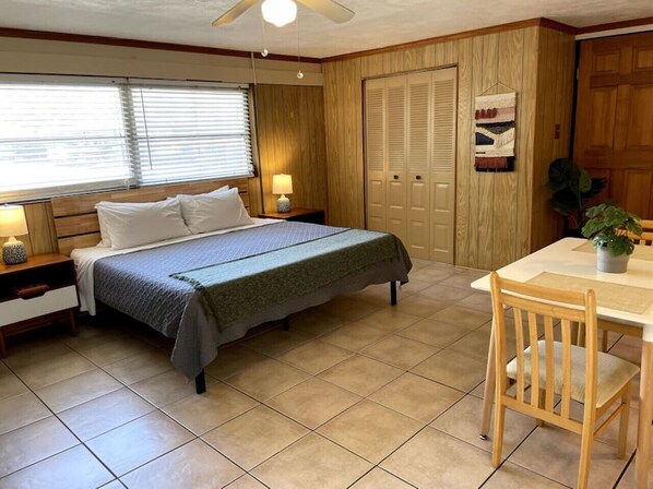 1 sovrum, strykjärn/strykbräda, wi-fi och sängkläder