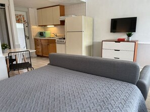 1 غرفة نوم ومكواة/لوح كي وواي فاي وملاءات أسرّة