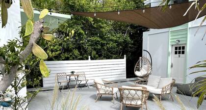 6 · Seaside Artisan Apartment 6