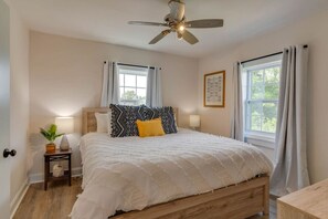 2 bedrooms, desk, travel crib, WiFi