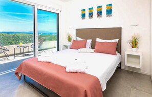 3 bedrooms, in-room safe, iron/ironing board, travel crib - Gorgeous home in Grizane with sauna (Grizane)