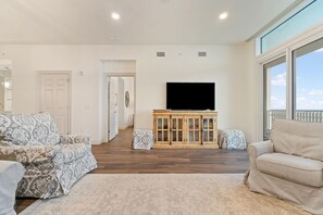 Living area - Vista Del Mar 402 (Pensacola)
