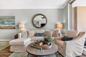 Living area - Indigo East 303 (Pensacola)