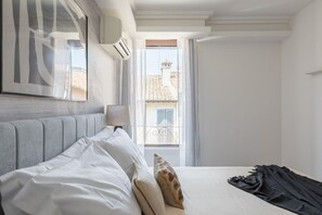 2 bedrooms, iron/ironing board, WiFi, bed sheets - iFlat | Light Apartment near the Colosseum (Roma)