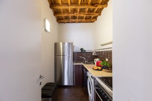 Refrigerador, horno, parrilla de estufa y lavavajillas