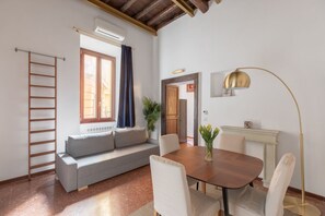 Dining - iFlat | The Centrality Apartment (Roma)