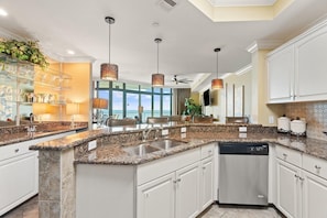 Condo, várias camas (The Oasis at Orange Beach 305 (Phoeni) | Cozinha privada | Toalhas de papel