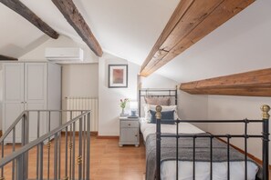 2 soverom, strykejern/-brett, wi-fi og sengetøy