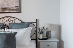2 slaapkamers, een strijkplank/strijkijzer, wifi, beddengoed