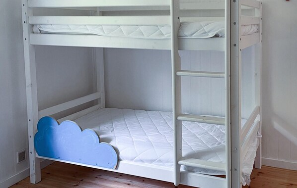 2 chambres, fer et planche à repasser, lit parapluie, Wi-Fi gratuit