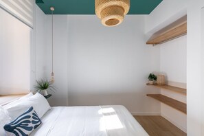 2 chambres, fer et planche à repasser