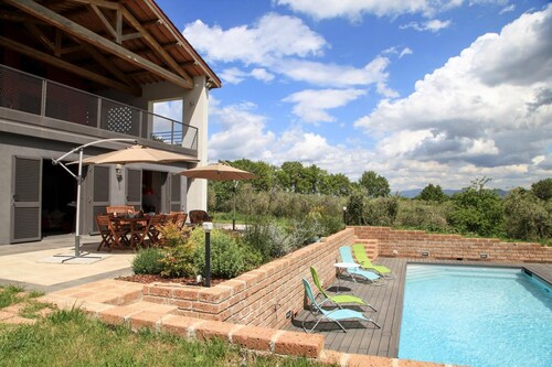 Villa with saltwater pool with olives & hazelnuts