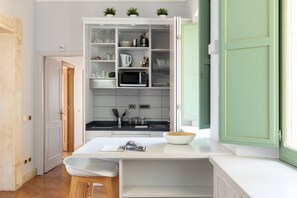 Fridge, microwave, dishwasher, toaster
