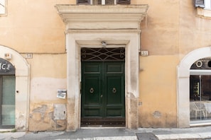 Exterior detail - iFlat | Modern apartment in the Monti area (Roma)