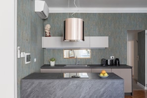 Fridge, oven, stovetop, dishwasher - iFlat | Modern apartment in the Monti area (Roma)