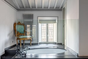 Een douche, een haardroger, een bidet