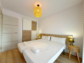 1 quarto, Wi-Fi de cortesia, roupa de cama