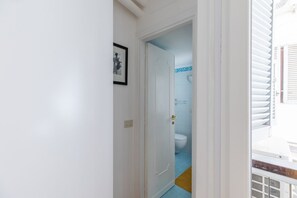 Ducha, secador de pelo, bidet