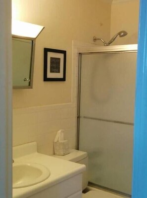 Haartrockner, Handtücher, Seife