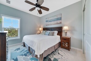 Casa adosada, varias camas (Emerald Tides at Lost Key Villas) | Tabla de planchar con plancha y wifi