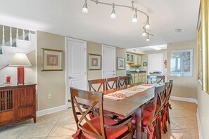 Dining - Perdido Towers East 103 (Pensacola)