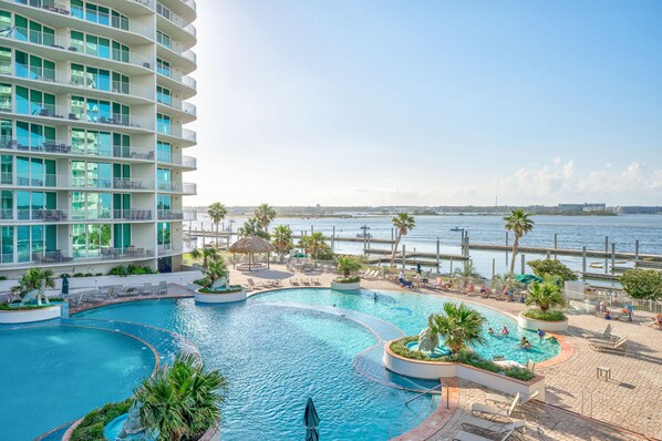 Condo, nhiều giường (Caribe D216) | Hồ bơi | Hồ bơi trong nhà, hồ bơi ngoài trời 