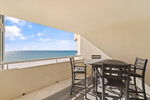 Condo, 1 cama King e sofá-cama (Perdido Sun 400) | Opções para refeição ao ar livre