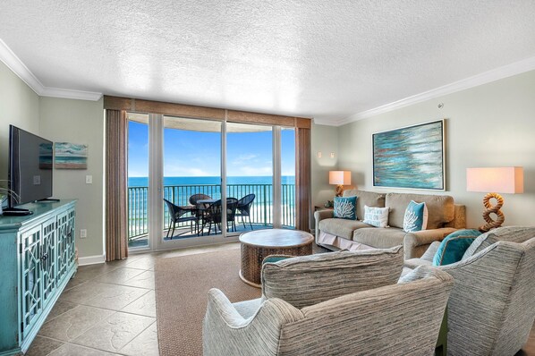 公寓客房, 多張床 (Perdido Towers East 1003) | 起居區 | 電視